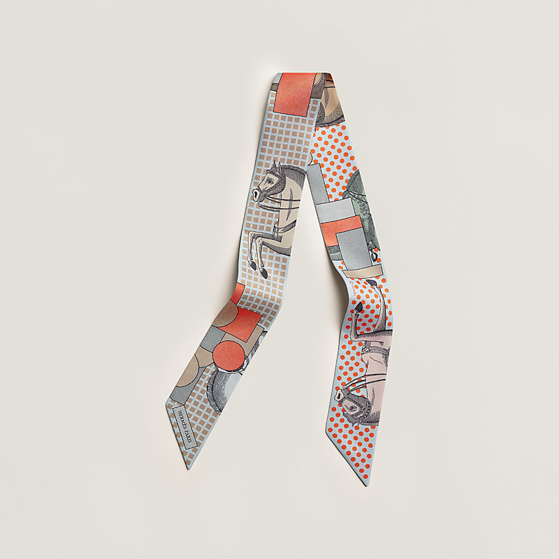 エルメス HERMES ツイリー カヴァリエ・アン・フォルム スカーフ ショール Twilly 《カヴァリエ・アン・フォルム》 - ブルー | Hermès - エルメス